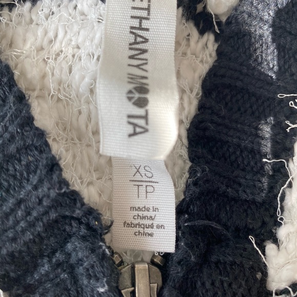 white fuzzy jacket - Picture 3 of 3